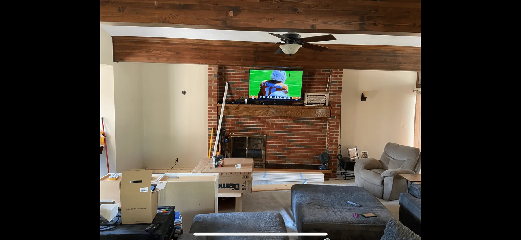 Family room before Frontline remodeling work